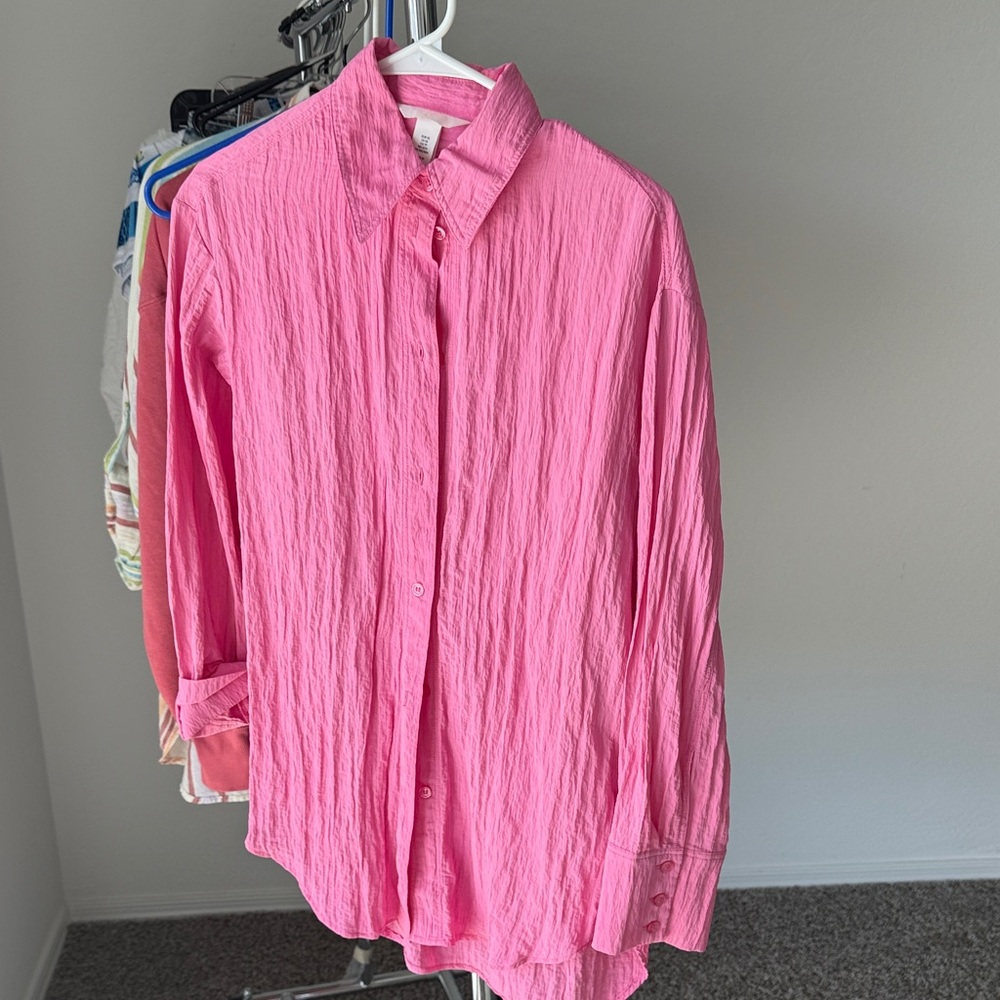 H&M Women's Pink Button Down Shirt